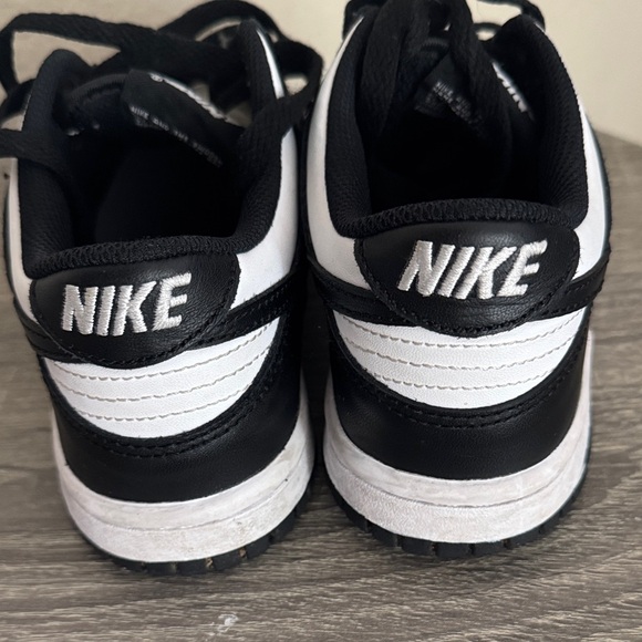 Nike Kids Black and White Sneakers - Picture 4 of 5